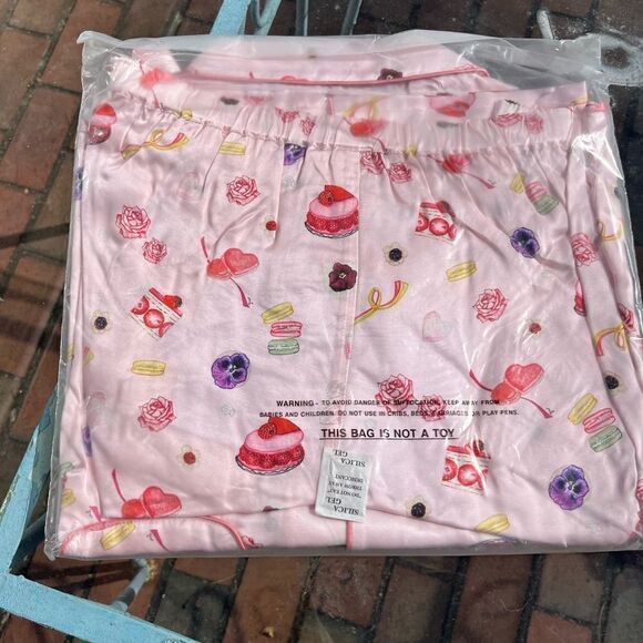 Morgan Lane Katelyn Fiona Shortcake Silk Pajama Set NWT - Picture 3 of 6